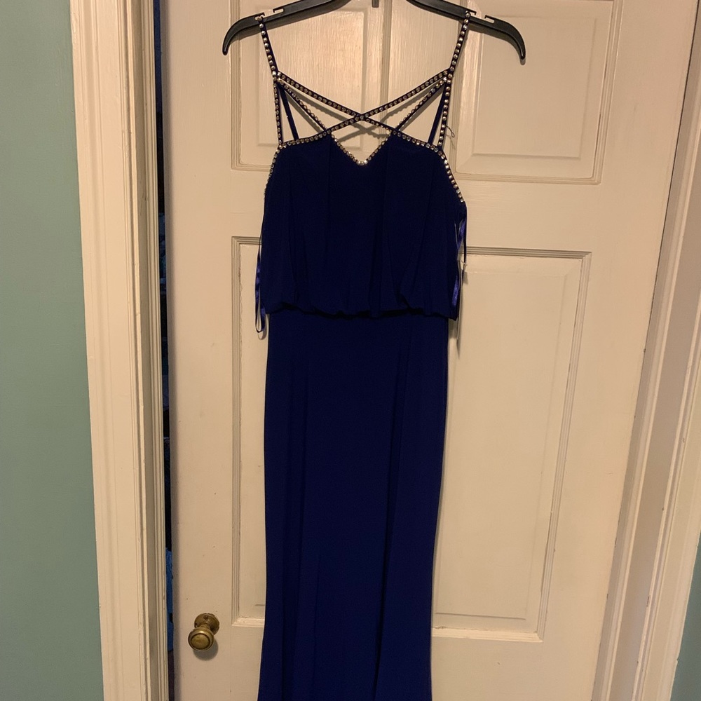 (NWT) ADRIANNA PAPELL Hailey Logan Blue Maxi Dress…sized 3/4